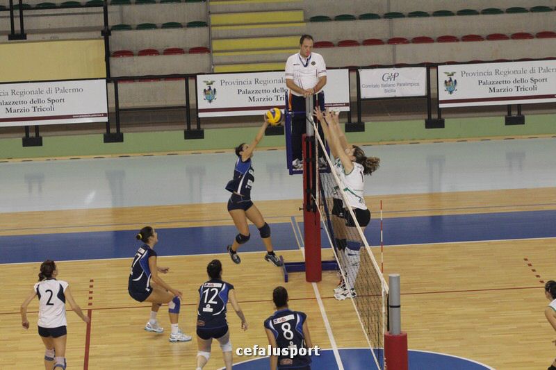 111030 volley 235_tn.jpg